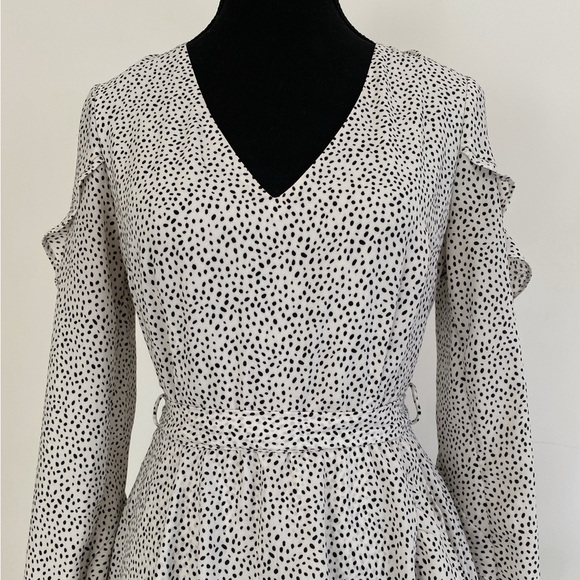 Classy Ruffled Romper - Picture 2 of 12